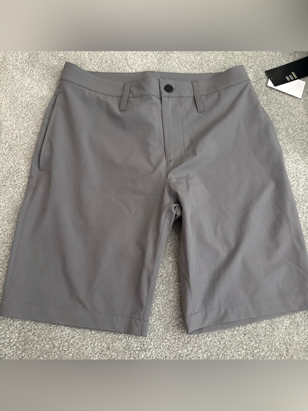 Men’s gray shorts